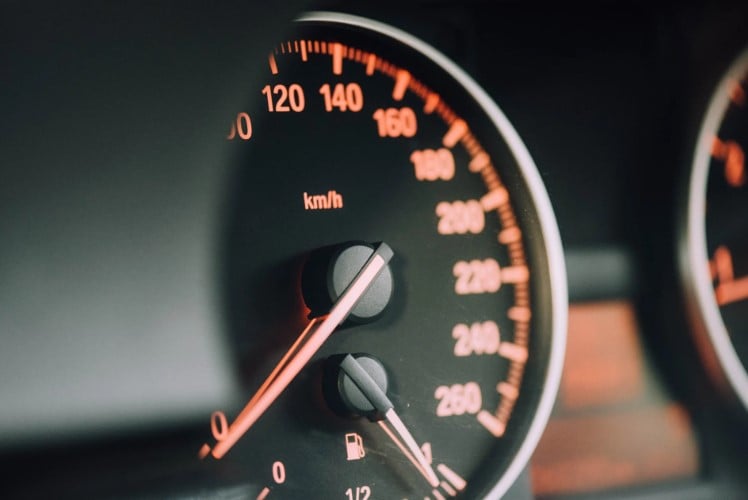 影響二手車估價的多重因素圖示